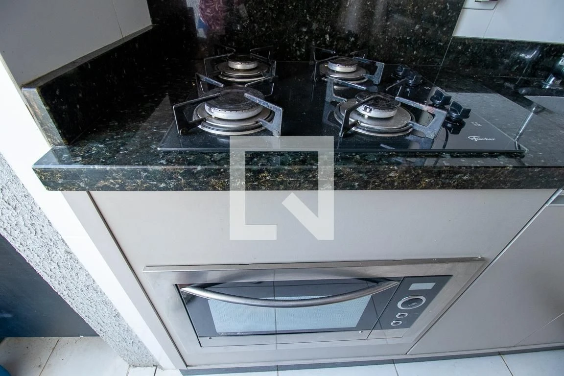 Balcony with a grill in a 2-bedroom apartment, 48 m² — photo 22