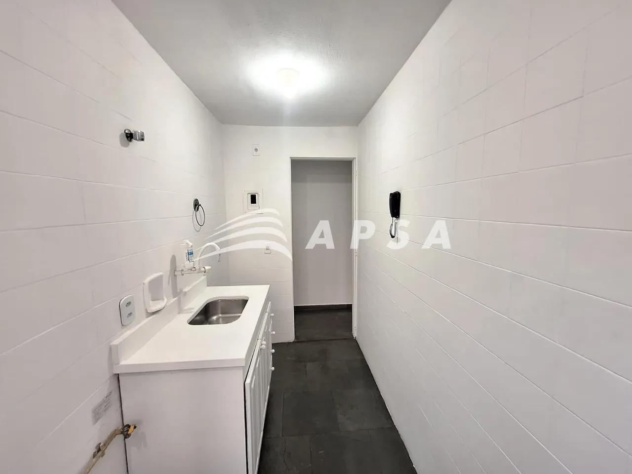 Apartamento de 2 quartos com box de vidro no banheiro — photo 8