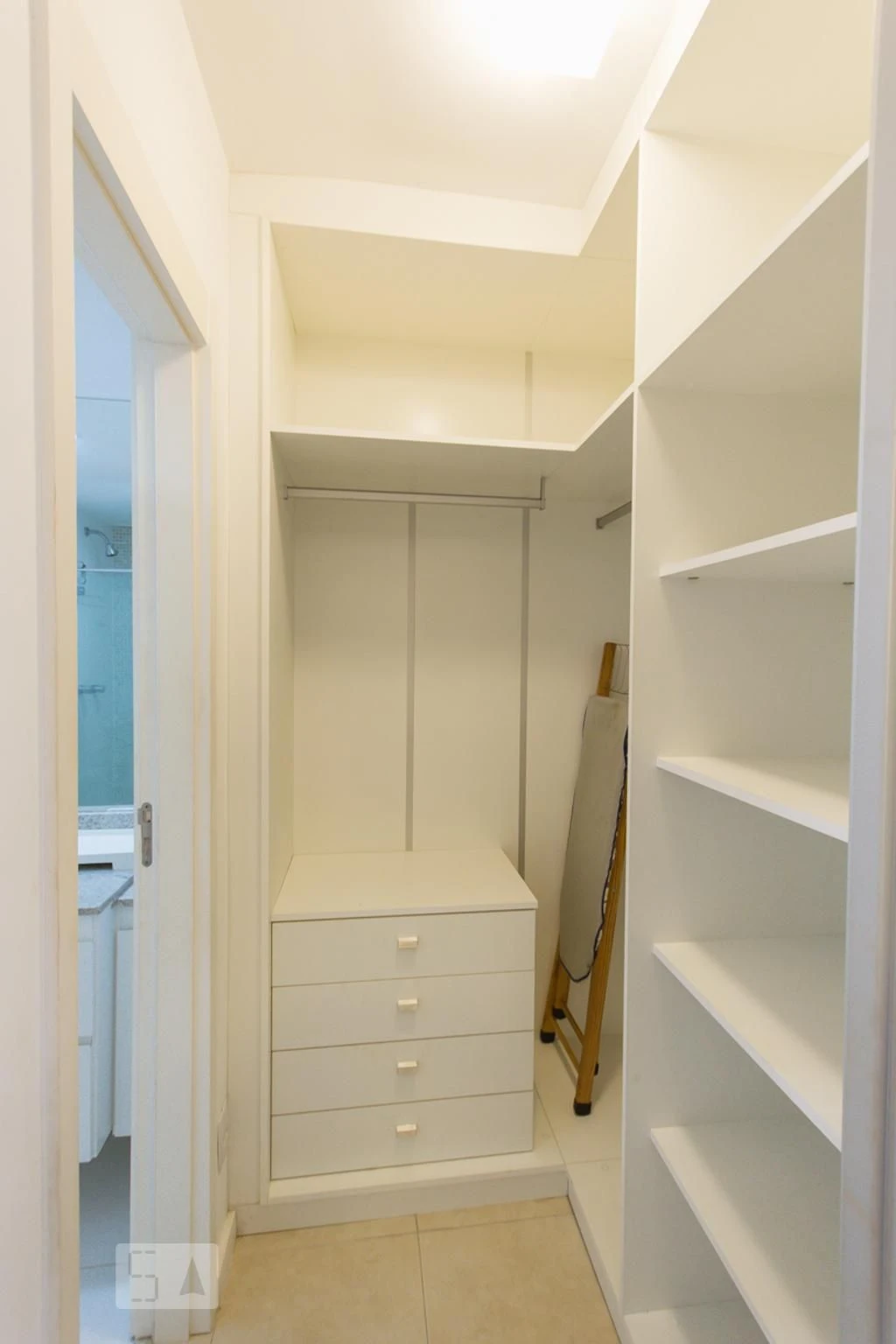 60 m² apartment with a walk-in closet and a home office — photo 21