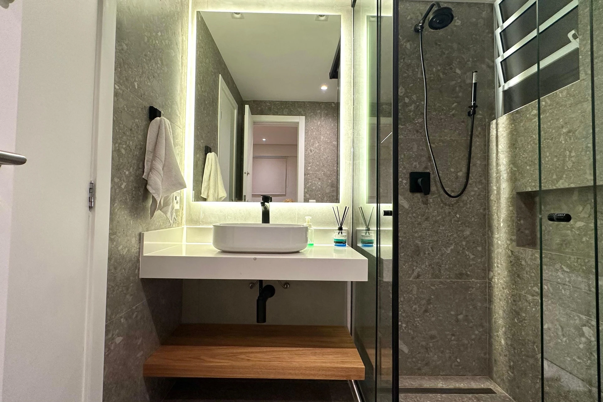 Washing machine in a 3-bedroom apartment, 110 m² — photo 17