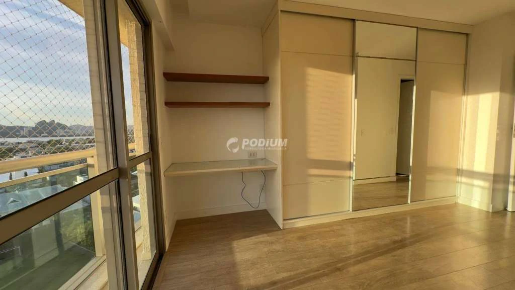 Apartment with 4 en-suite bedrooms and 260 m² plus balcony — photo 17