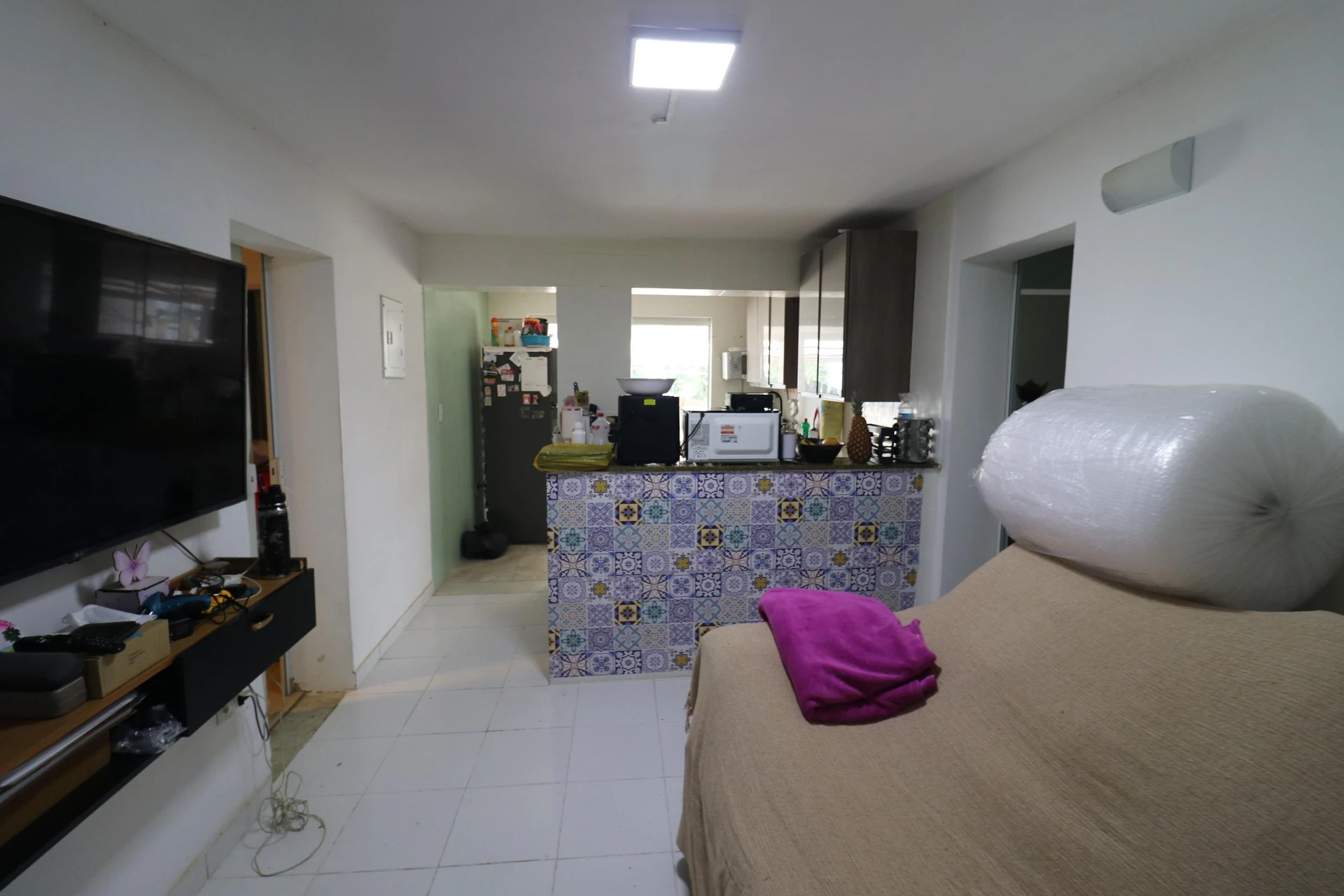 90 m² apartment with a water view and a grill on the balcony — photo 2