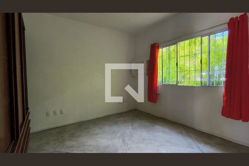 Furnished house, 270 m², with floor-to-ceiling windows — photo 14