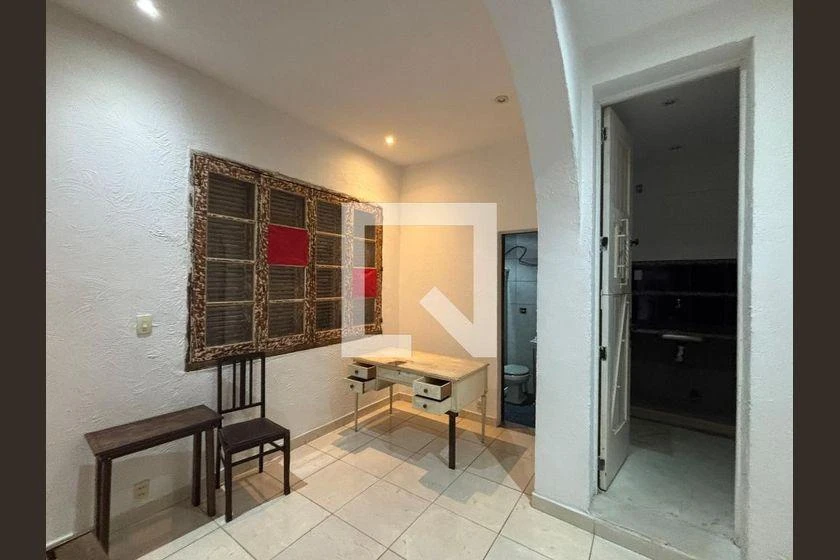 Furnished house with 6 bedrooms and 3 en-suites — photo 3