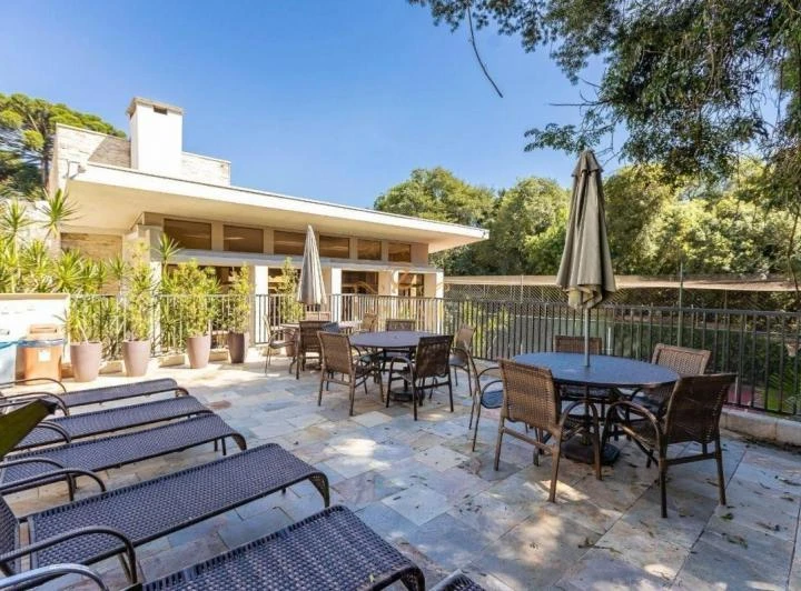 House with 510 m², 5 bedrooms and 4 bathrooms — photo 8