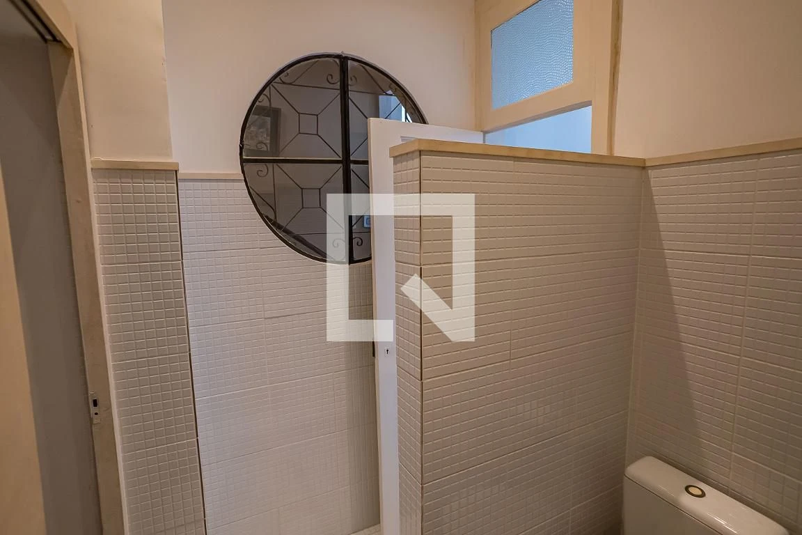 Furnished house, 300 m², with floor-to-ceiling windows — photo 63