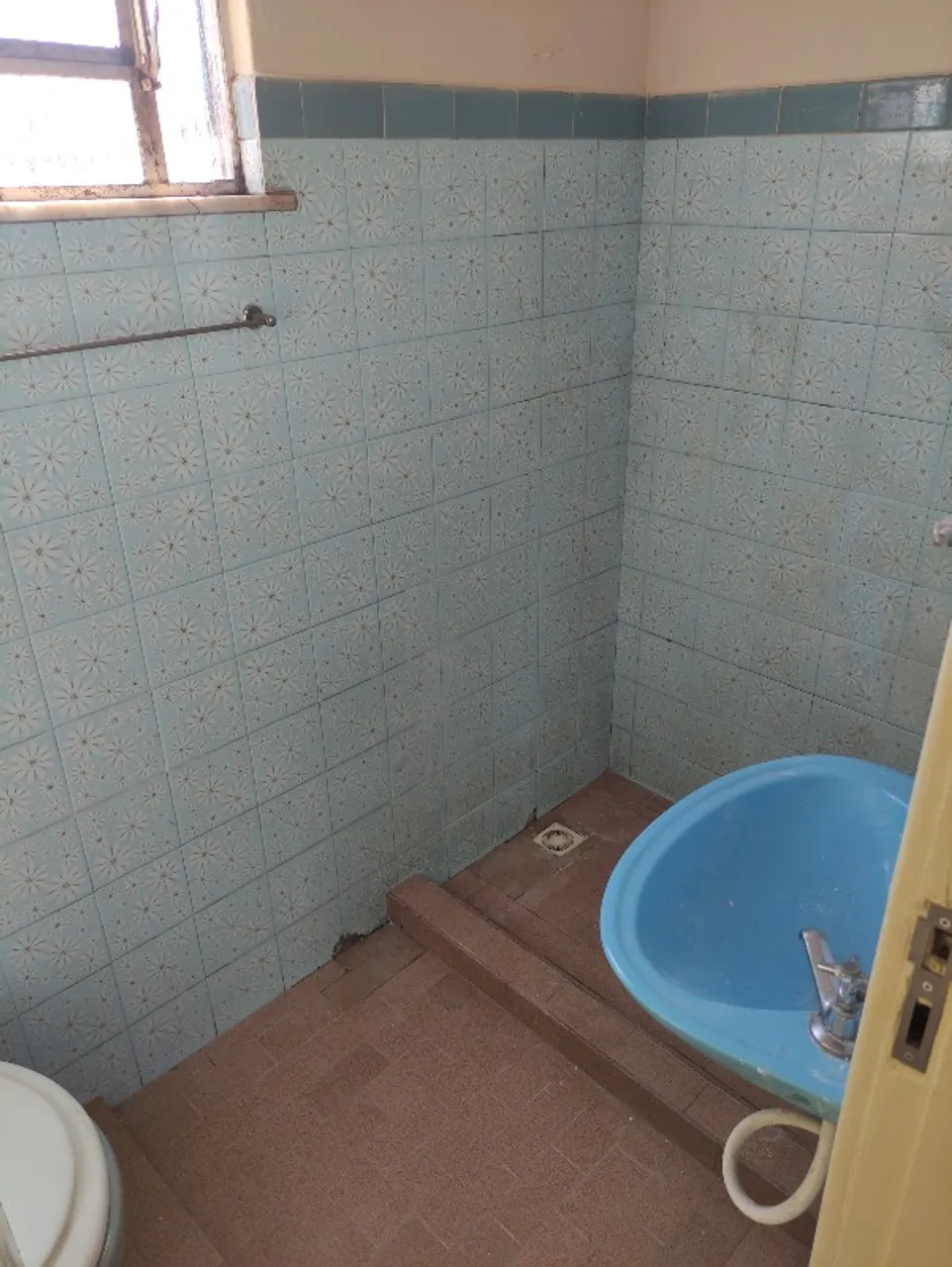 House with 1 bedroom and 1 bath with an electric shower — photo 5