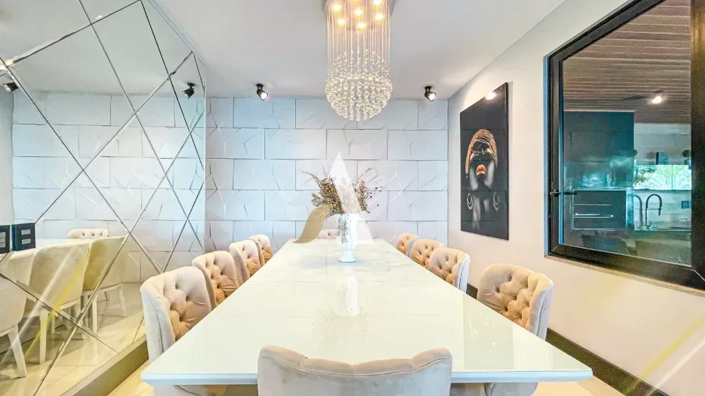 Furnished linear house with 4 en-suites and a gas open kitchen — photo 8