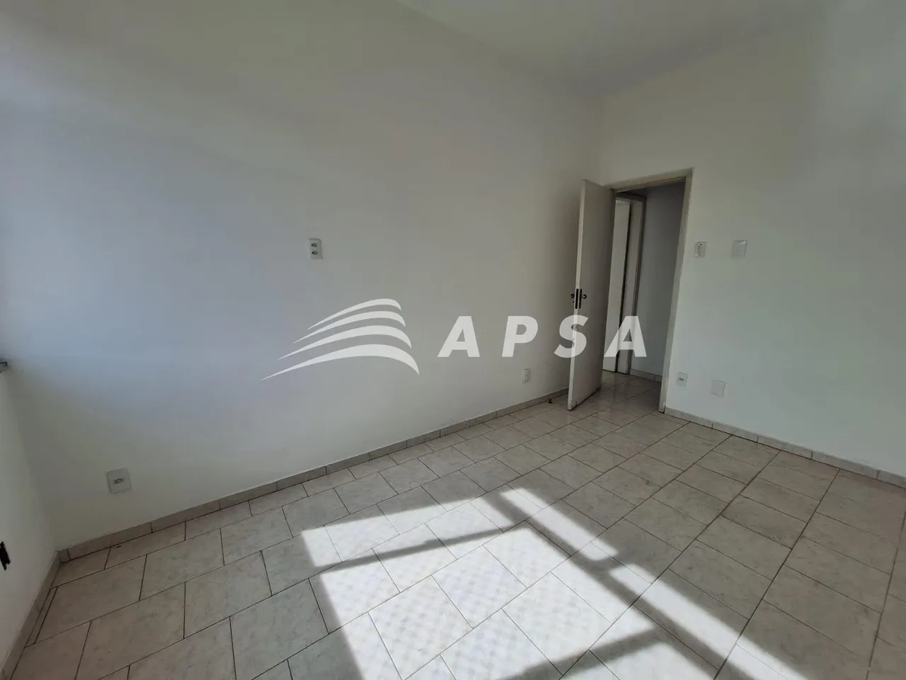 Unfurnished 2-bedroom apartment with 2 bathrooms, no parking — photo 9