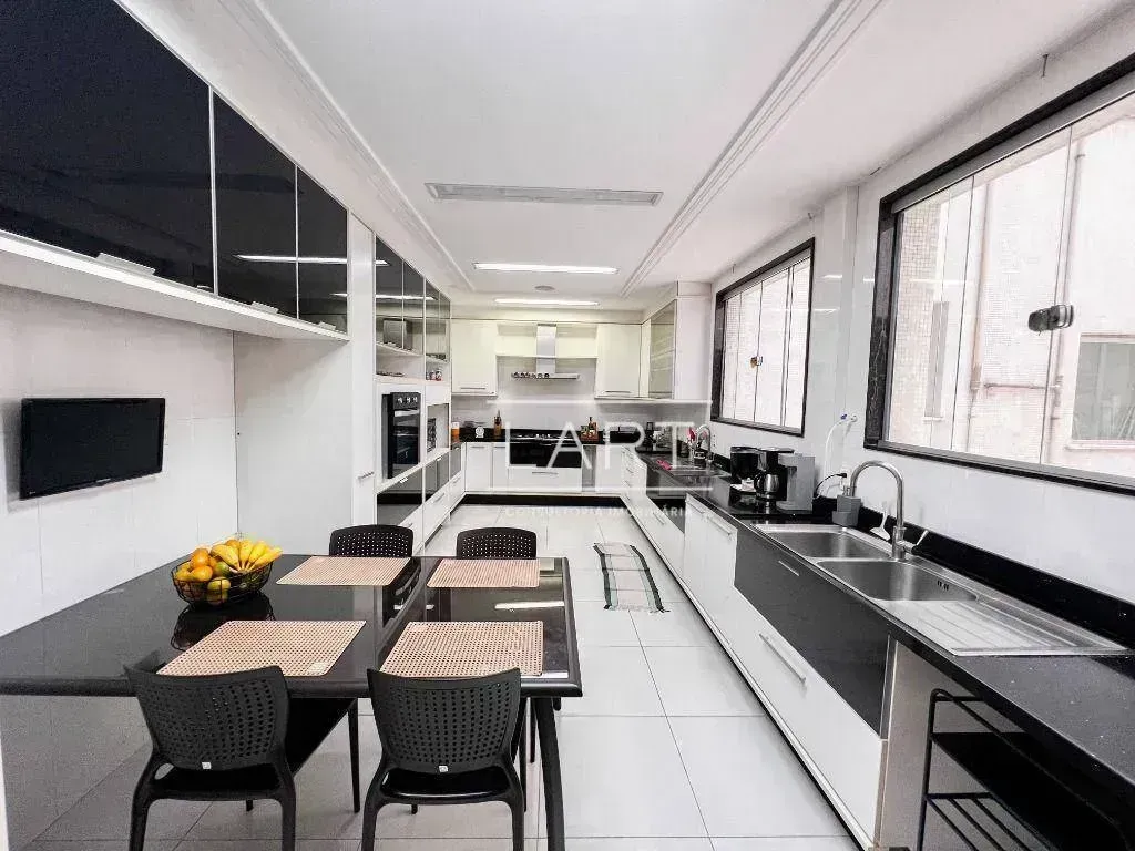 Unfurnished apartment with 5 bedrooms and 5 bathrooms — photo 32