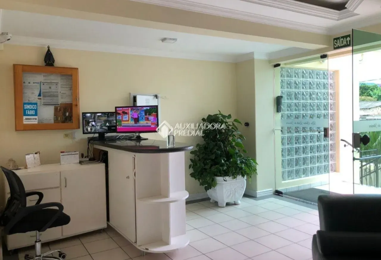 Glass-enclosed balcony in a 2-bedroom apartment, 72 m² — photo 17