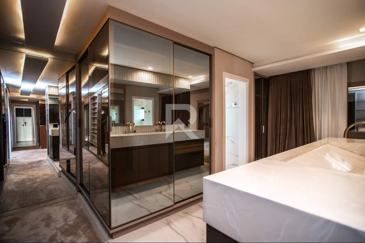 Apartment with 4 bedrooms, 3 en-suites and 463 m² — photo 31