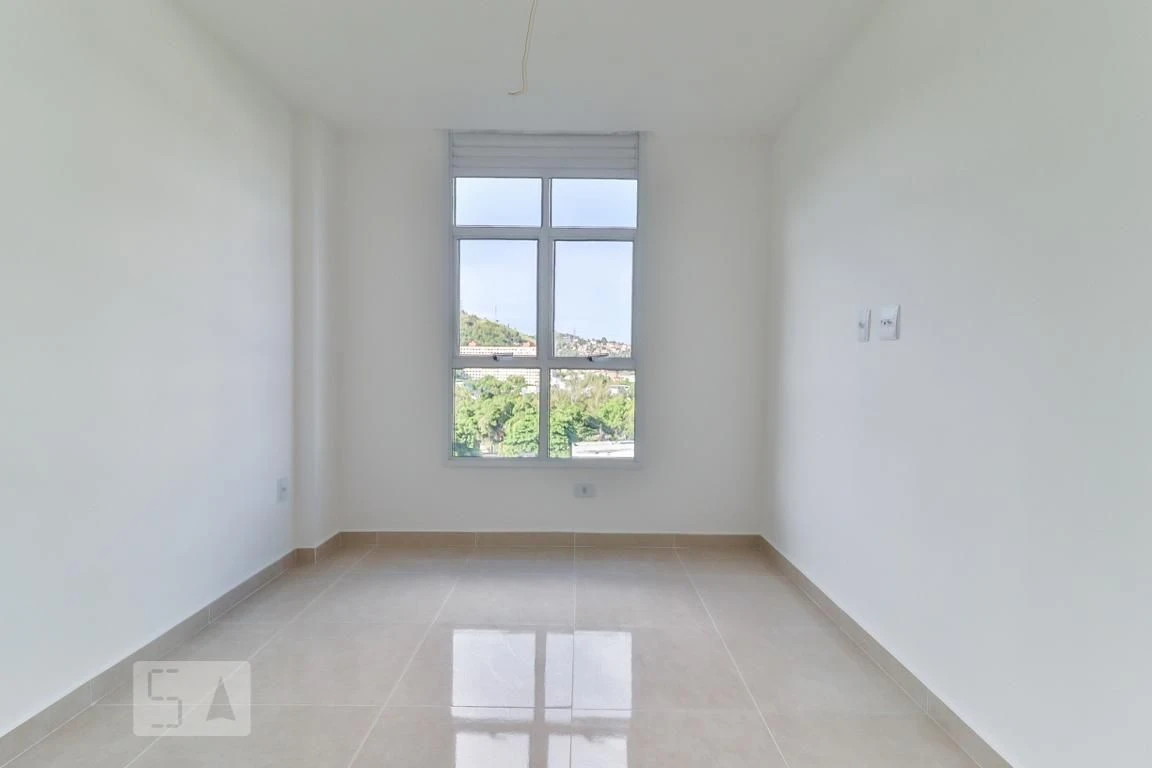 Furnished 1-bedroom apartment with a glassed balcony — photo 6