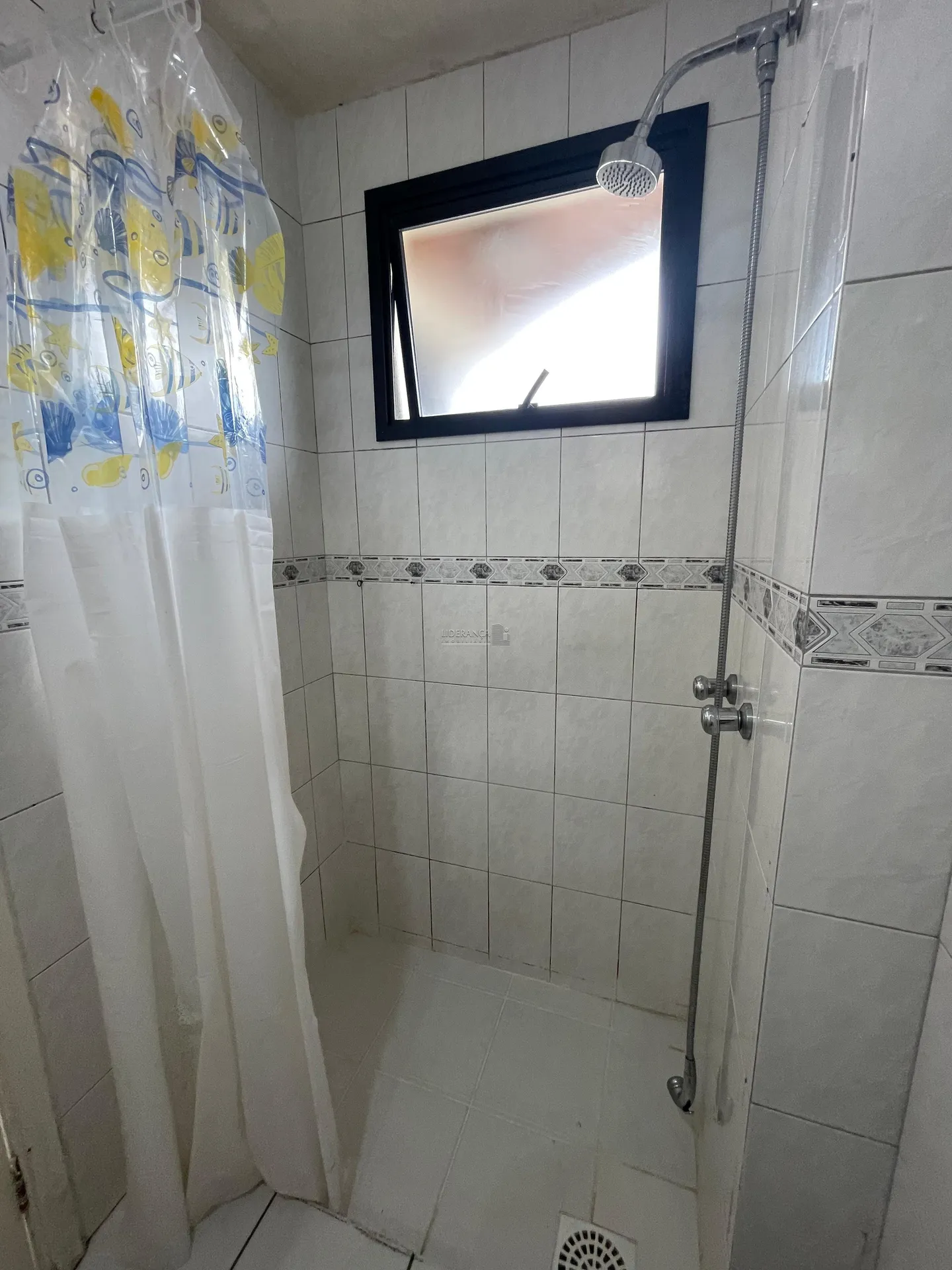 Квартира с 3 спальнями и 1 спальней с ванной, 105 м² — photo 32