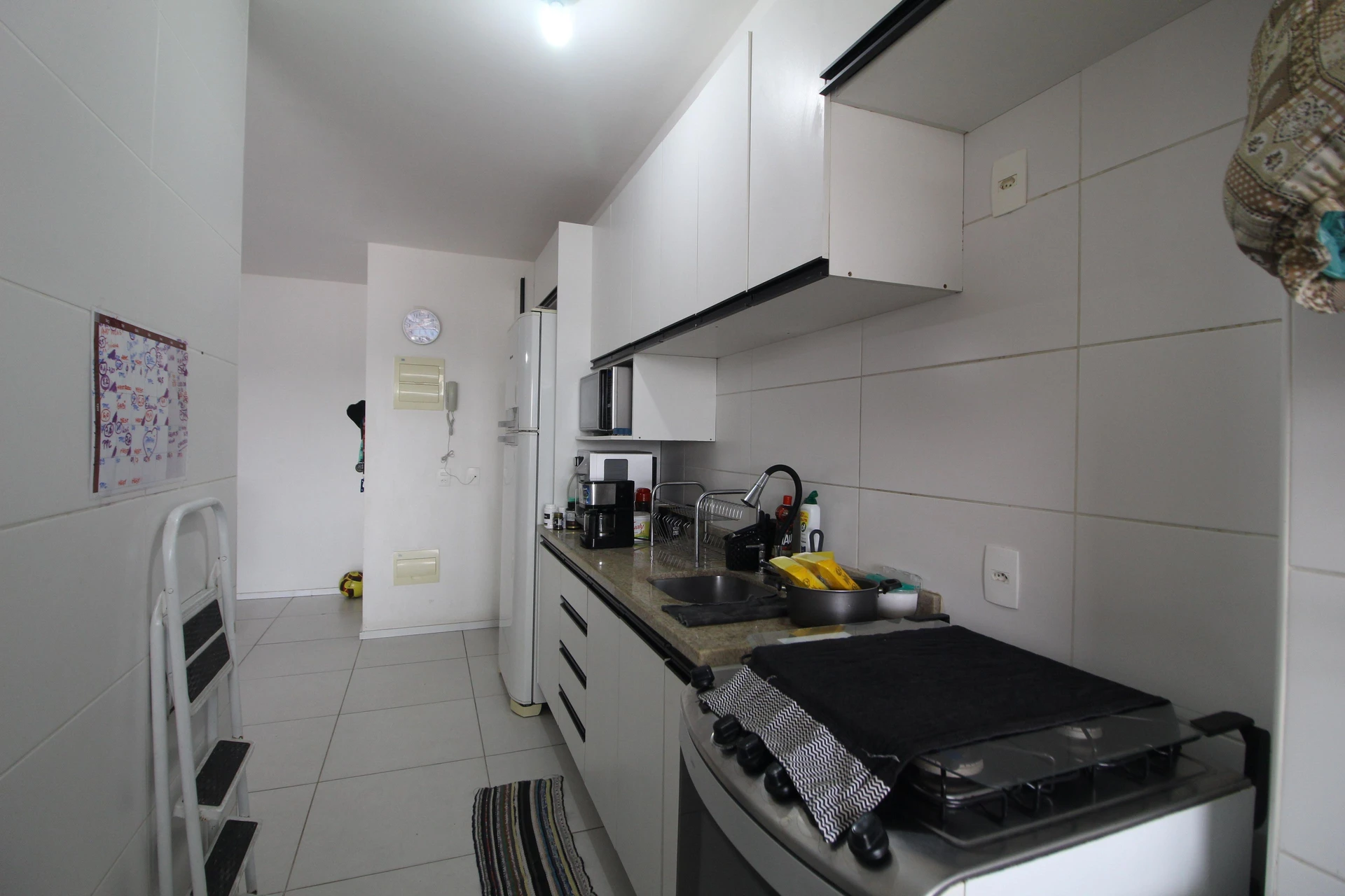 Apartamento mobiliado com 3 quartos, 2 banheiros e varanda — photo 15