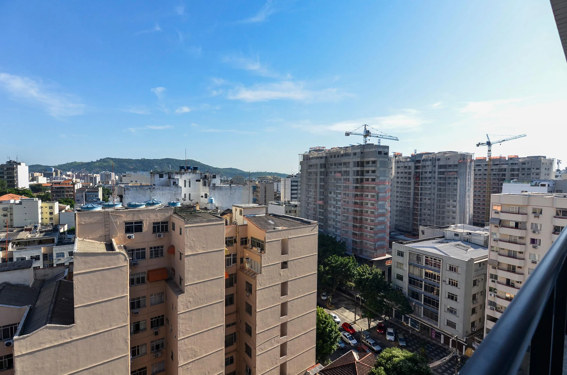 Furnished 3-bedroom apartment with balcony and BBQ grill — photo 25