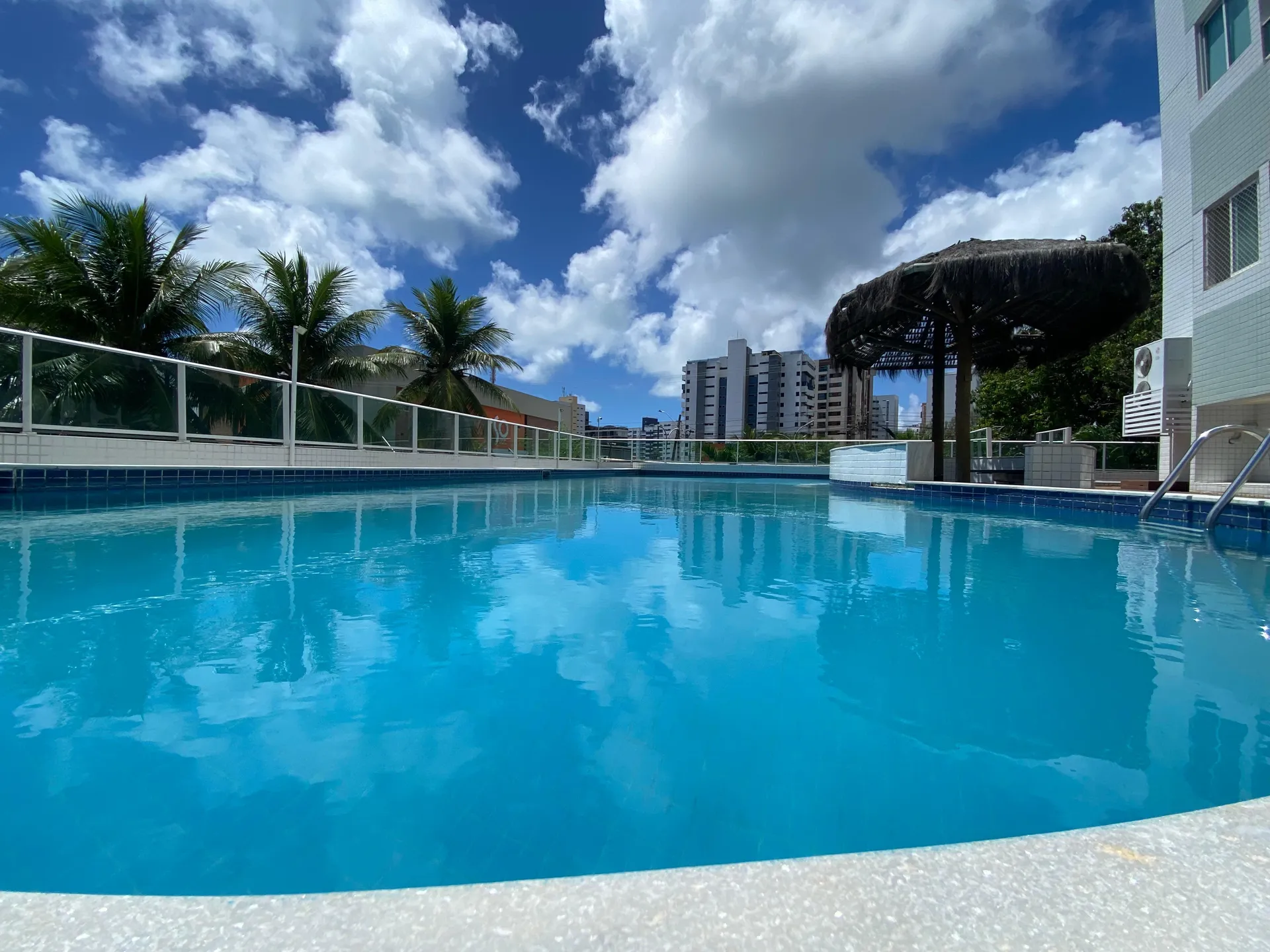Furnished 63 m² apartment with balcony and built-in grill