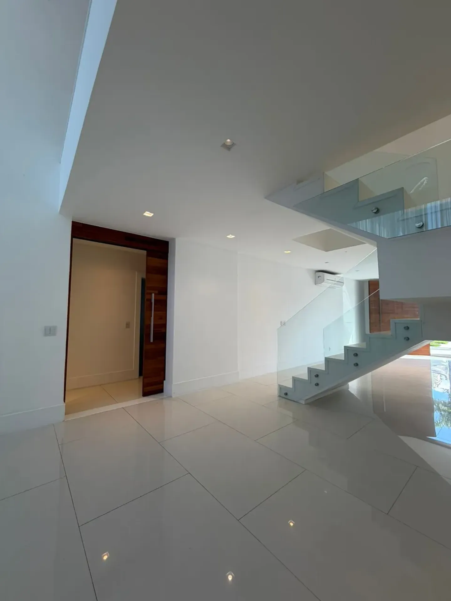 Rental and sale house with 5 bedrooms and 5 bathrooms — photo 29