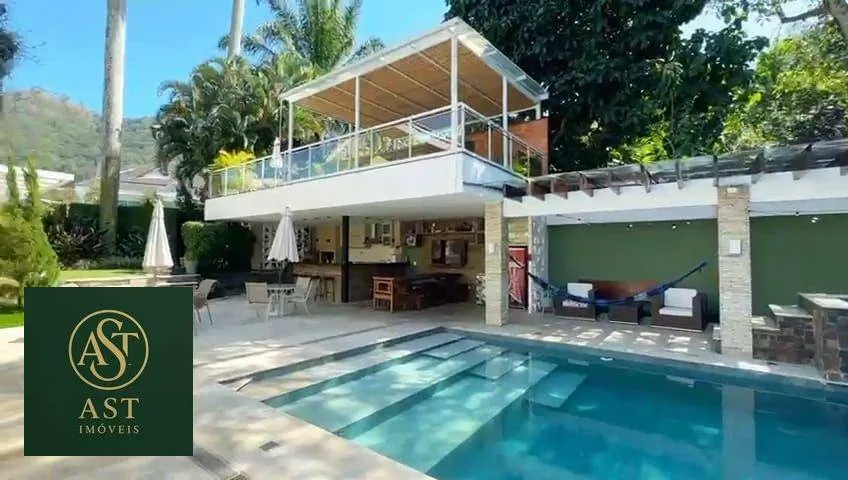 686 m² house with floor-to-ceiling windows and a bathtub — photo 41