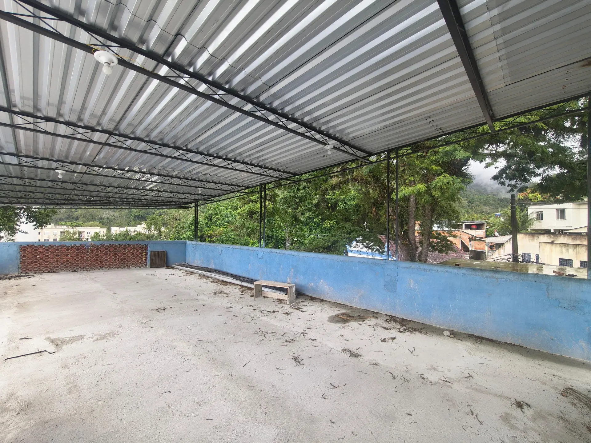 Unfurnished studio kit with 1 bedroom and 1 bathroom and balcony