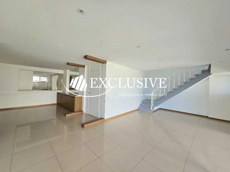 4-bedroom apartment with balcony and 5 bathrooms — photo 5