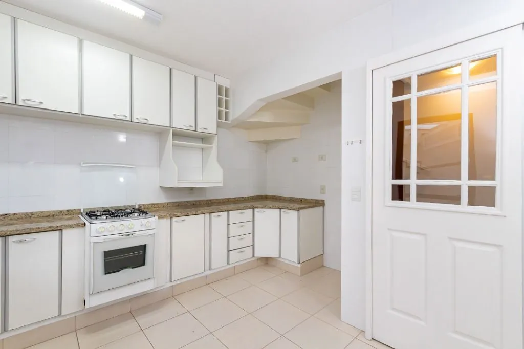 Unfurnished house with 4 bedrooms and 150 m² — photo 7