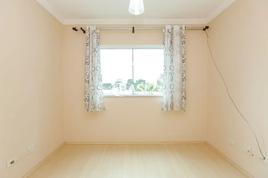Two-story house with 3 bedrooms and 3 bathrooms, 2 parking — photo 34