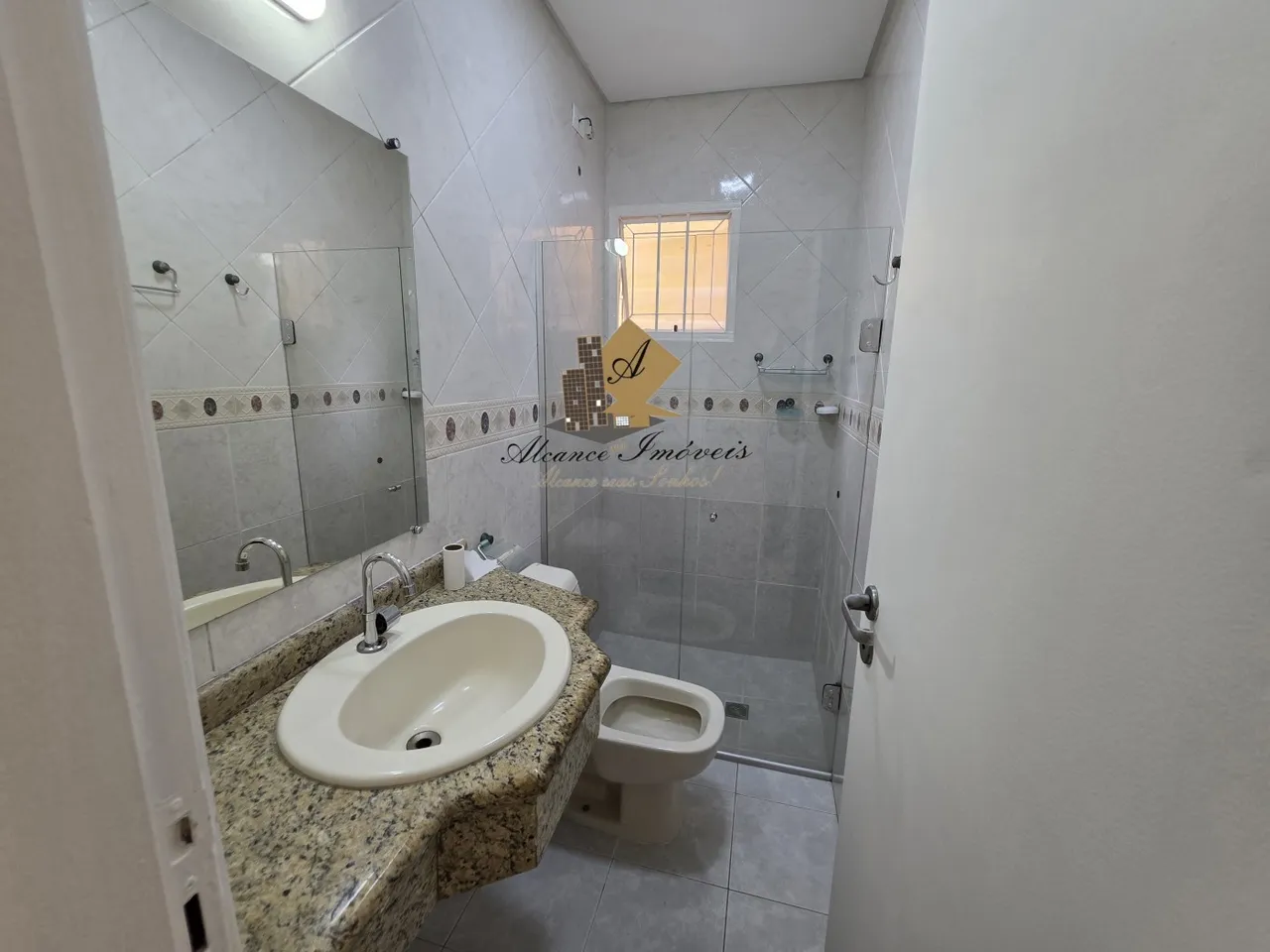 Condominium house with 2 bedrooms and 1 bathroom — photo 19