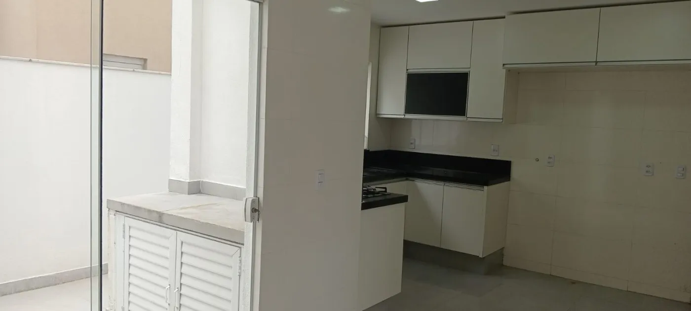 4 quartos e janelas do piso ao teto: casa de 260 m² — photo 28