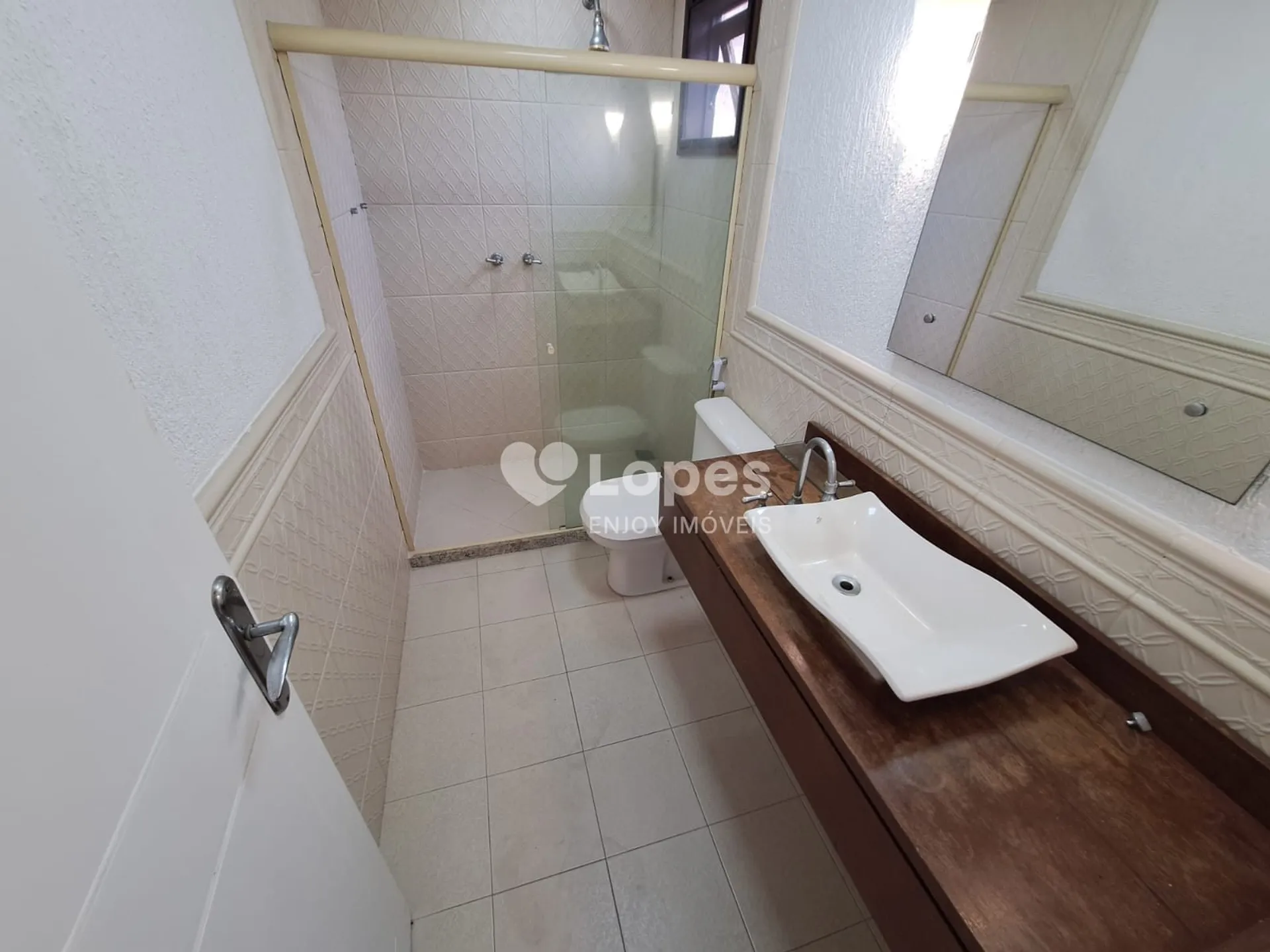 5-bedroom apartment in a building with a gym — photo 20