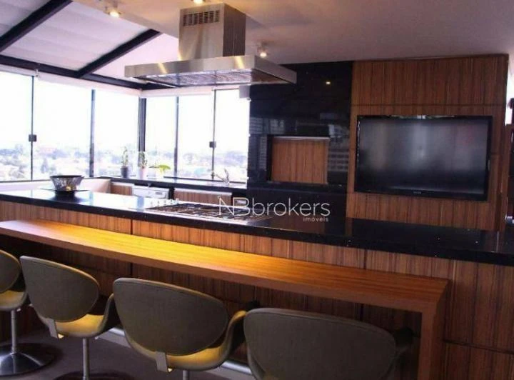 Furnished apartment with 4 bedrooms and 2 en-suites