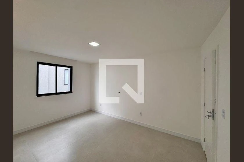 Rental house with 4 bedrooms and 222 m², balcony — photo 10