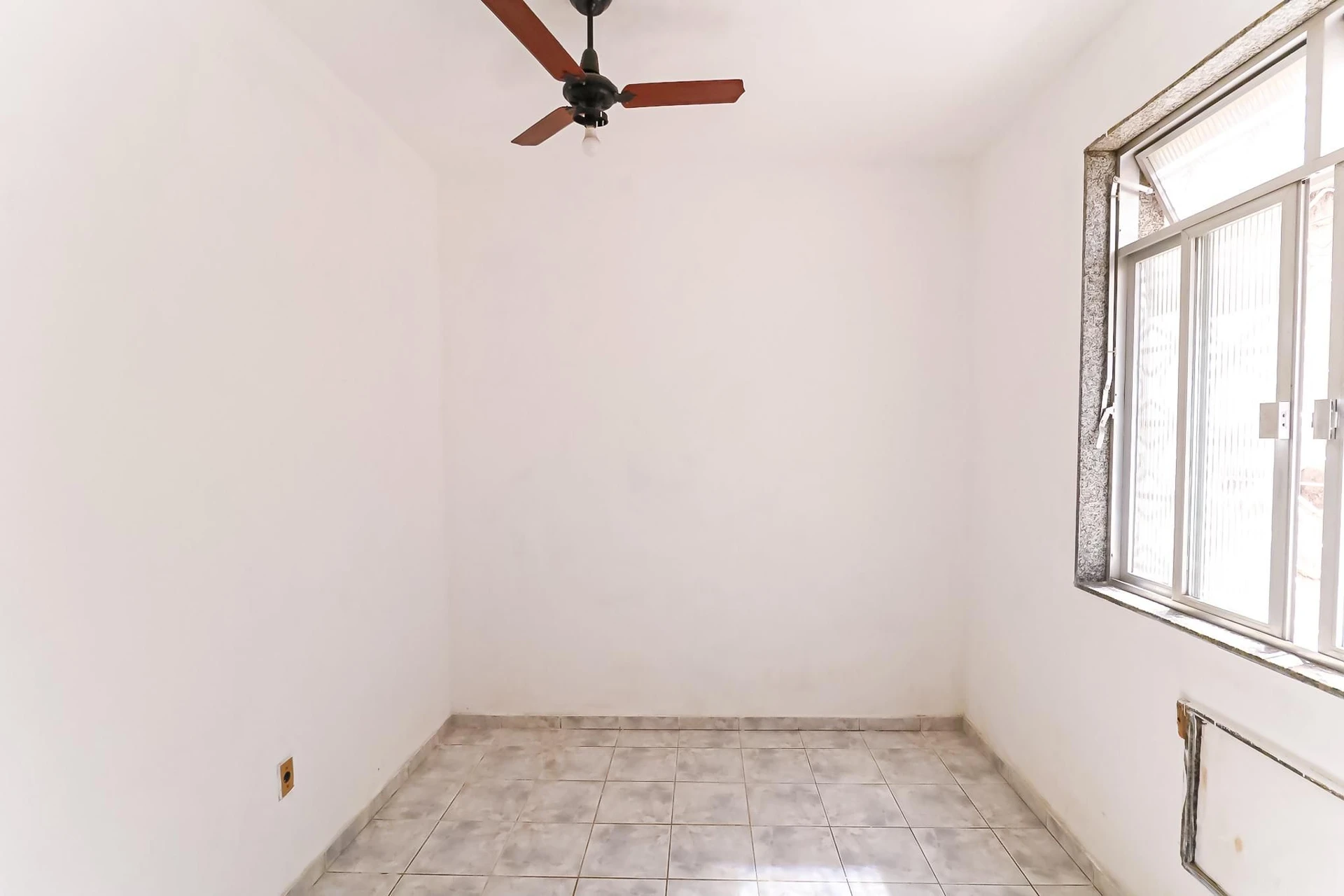 Rental apartment with 2 bedrooms and 1 bathroom — photo 27