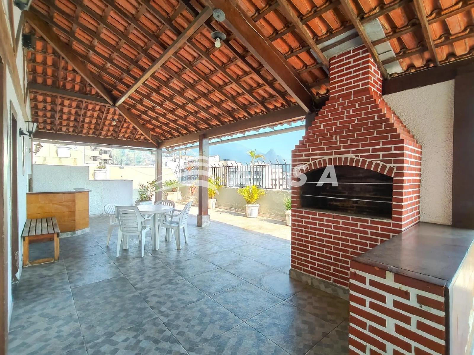 128 m² unfurnished apartment with 4 bedrooms and closed kitchen — photo 30