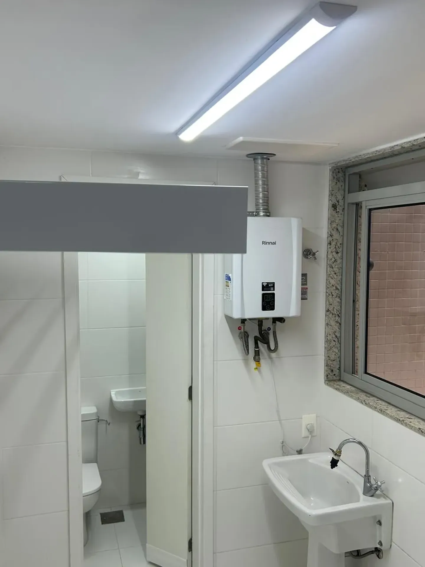 4-bedroom apartment in a building with a sauna — photo 35