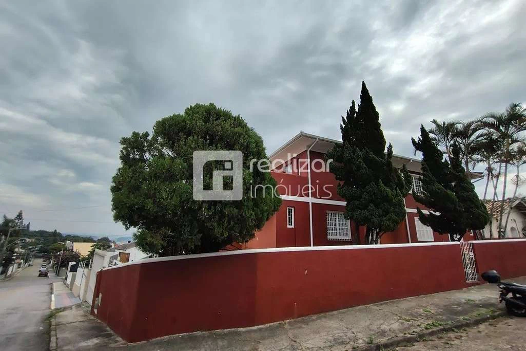 House with private garden and BBQ area — photo 4