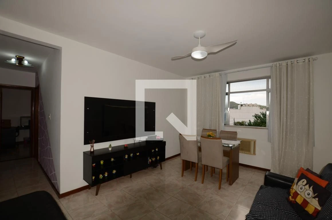 80 m² apartment with a walk-in closet and a home office — photo 22