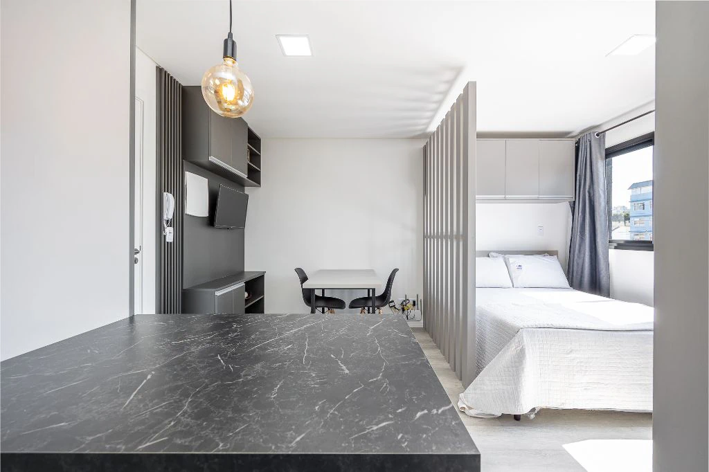 Studio mobiliado, 20 m², com espaço de home office