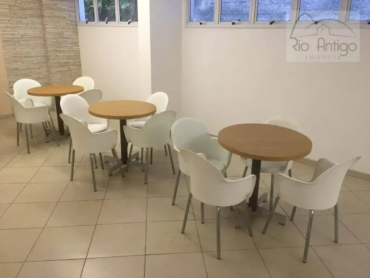 Furnished apartment with 3 bedrooms and 3 bathrooms — photo 17