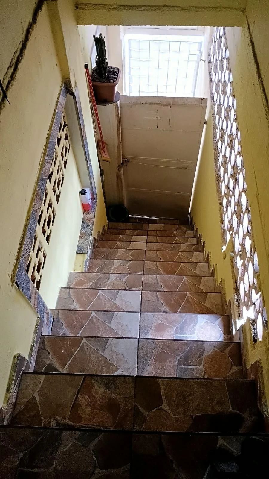 Furnished 3-bedroom house with 4 bathrooms, no parking — photo 9