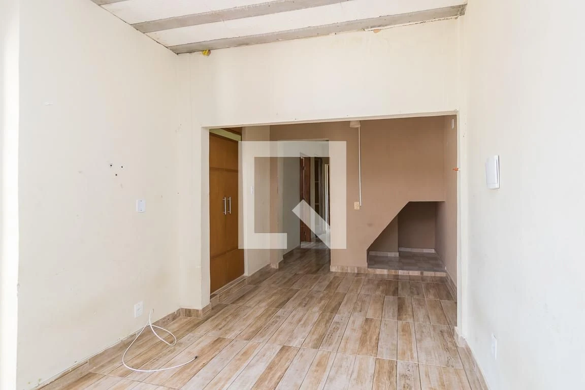 Balcony with a grill in a 3-bedroom apartment, 80 m² — photo 54