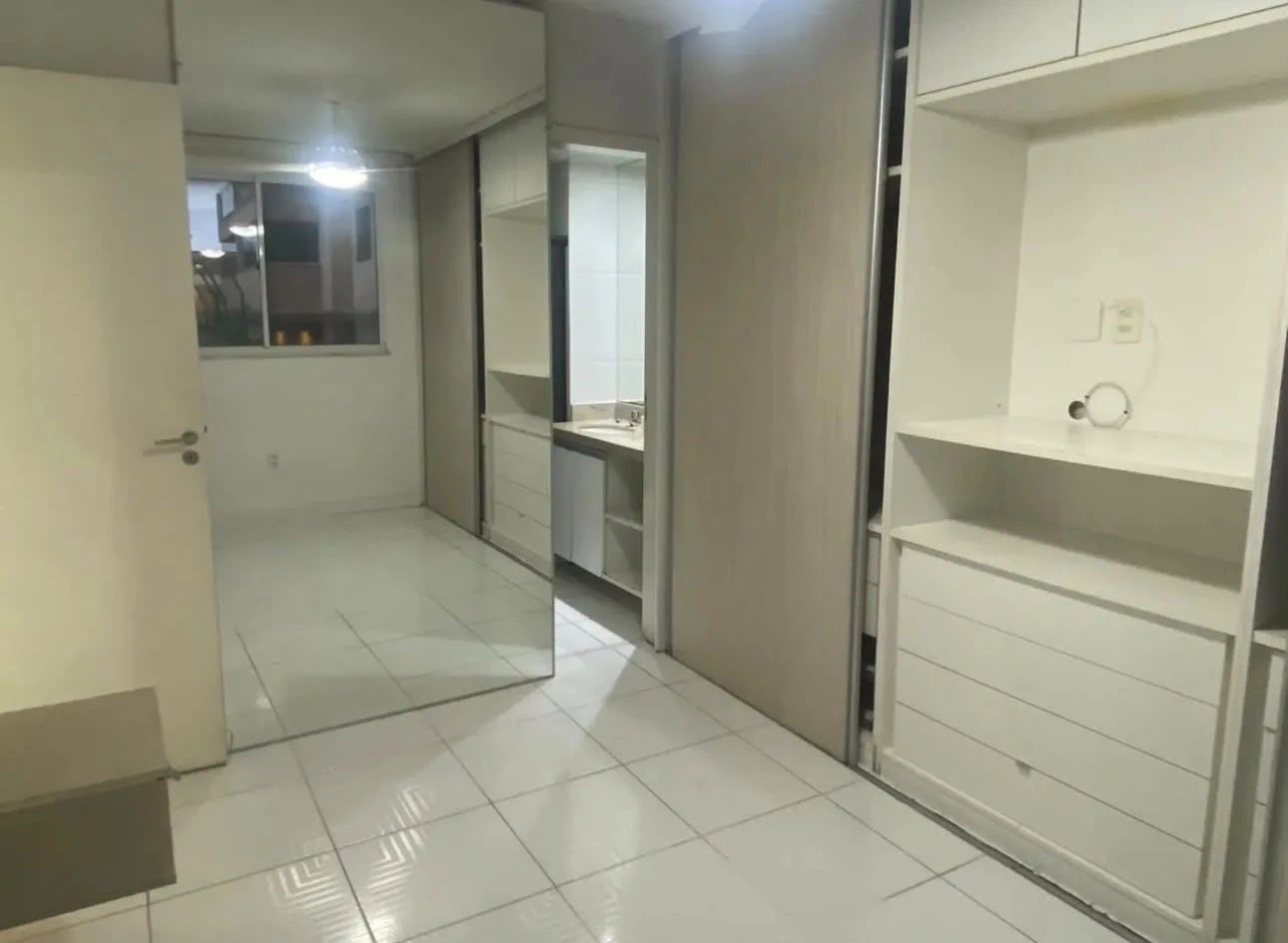 Furnished apartment, 80 m², with a glass-enclosed balcony — photo 11