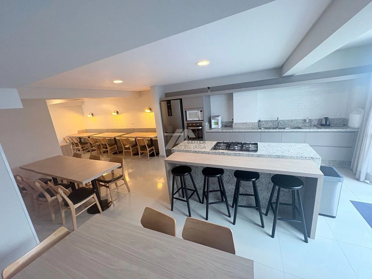 75 m² apartment with 1 en-suite bedroom and 2 baths — photo 2