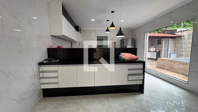 4-bedroom house with a walk-in closet in Rio de Janeiro — photo 13