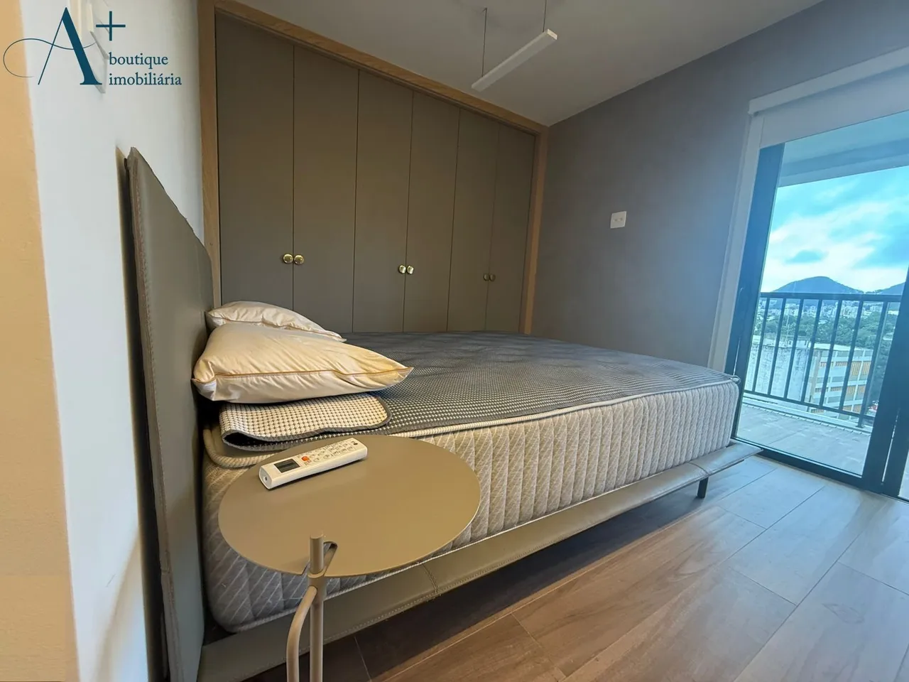 Furnished apartment with open-plan kitchen and 2 bedrooms — photo 9