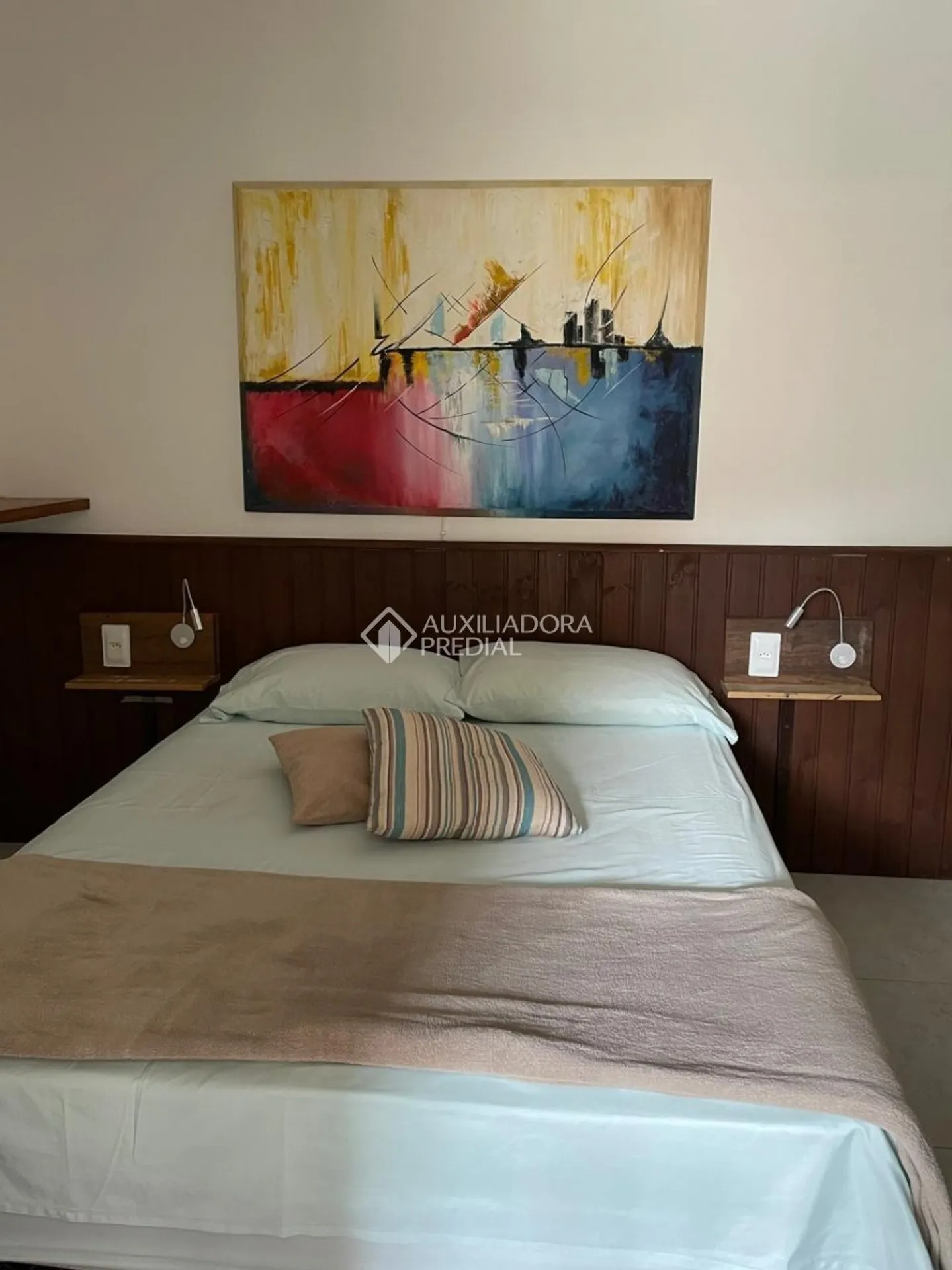 Furnished 350 m² house with an open-plan gas kitchen — photo 17