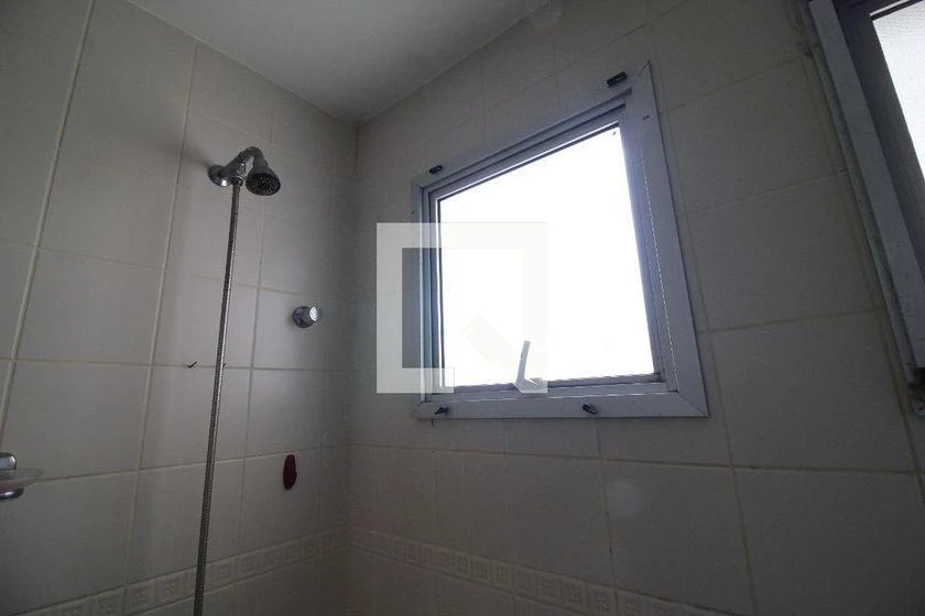3-bedroom rental apartment with an enclosed balcony — photo 13