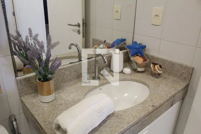 Furnished apartment, 115 m², with a glass-enclosed balcony — photo 31