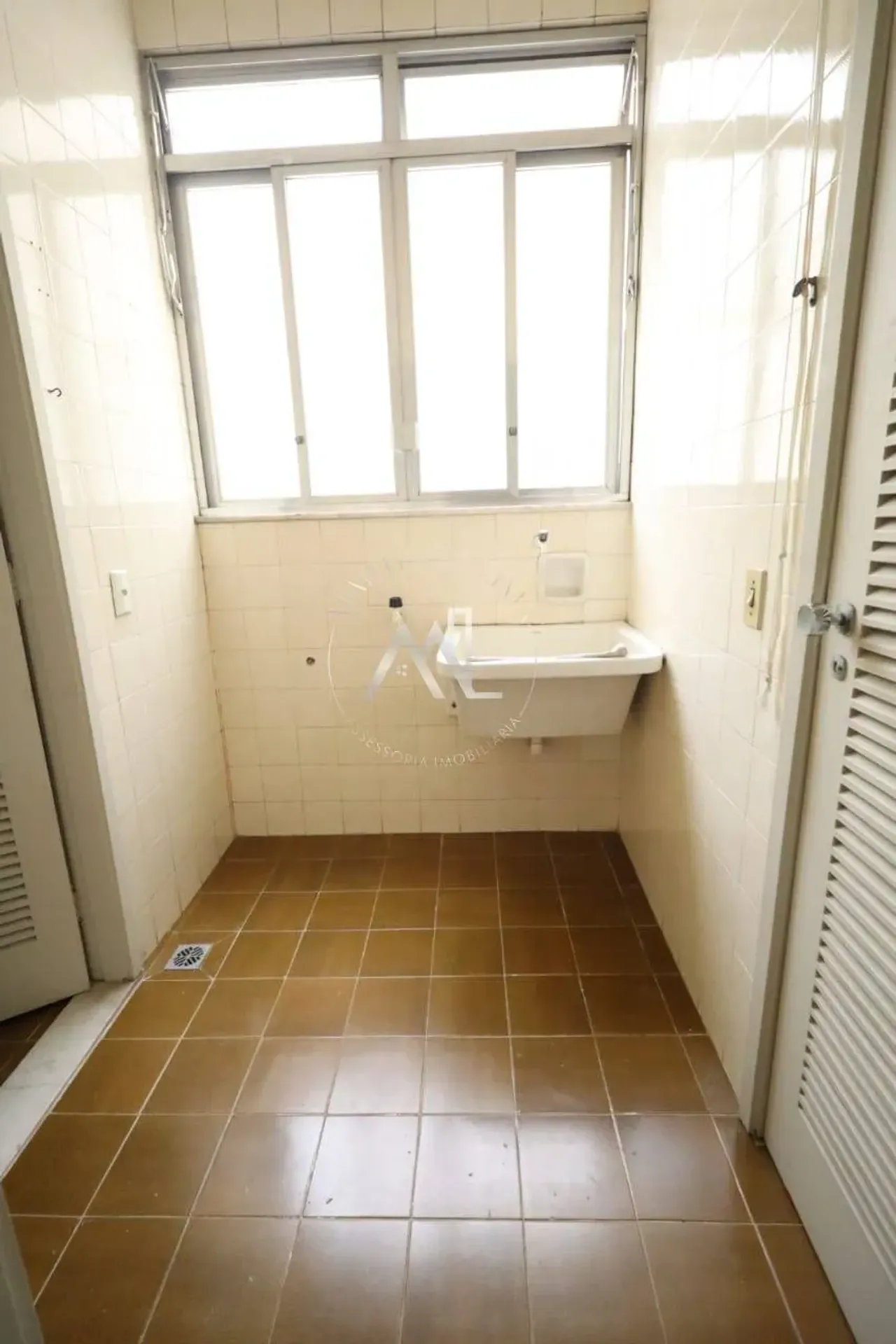 Apartment, 60 m², with wood or laminate floors — photo 4