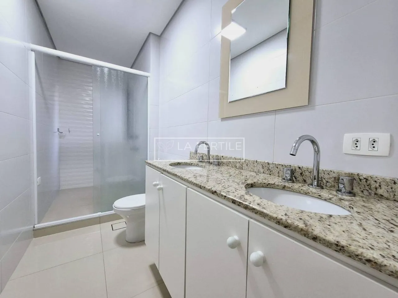 115 m² apartment with 2 bedrooms and an open-plan kitchen — photo 4